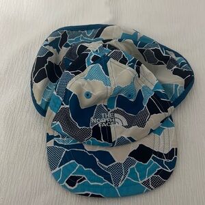 4/$15 The North Face - infant sun hat